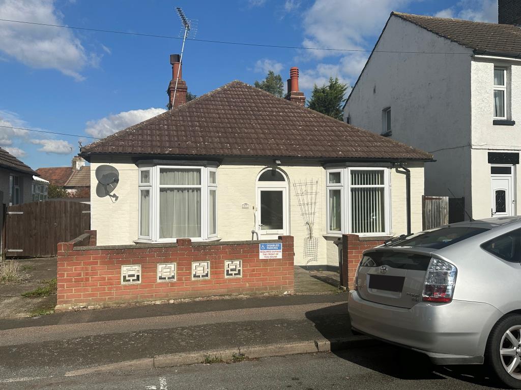 Lot: 141 - DETACHED BUNGALOW FOR INVESTMENT - Detached bungalow